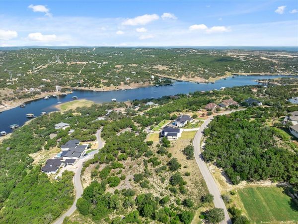 2808 Lakehurst RD, Spicewood, TX 78669
