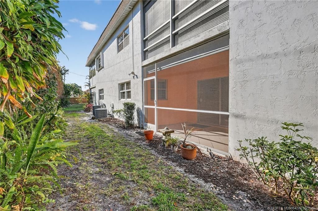 2950 SE Ocean Boulevard, Unit 12-2, Stuart, FL 34996 Photo