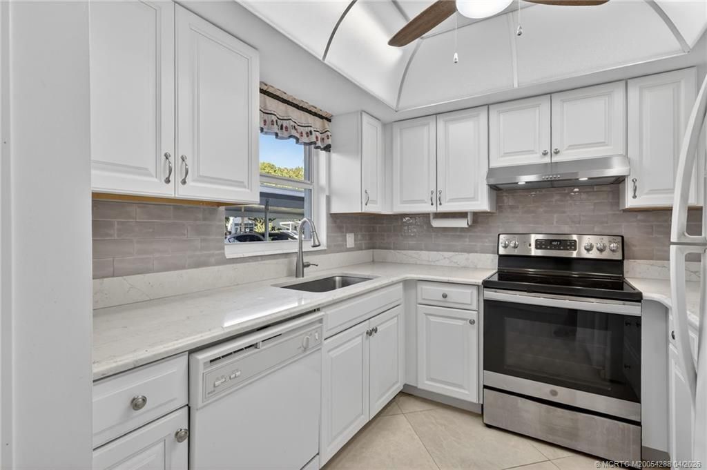 2950 SE Ocean Boulevard, Unit 12-2, Stuart, FL 34996 Photo