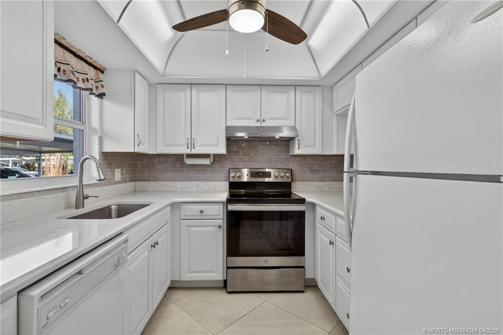 2950 SE Ocean Boulevard, Unit 12-2, Stuart, FL 34996 Photo