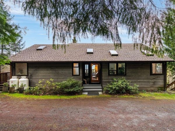 1691 Strathcona Heights Rd, Shawnigan Lake, BC V8H 2A9