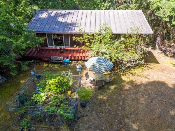 2611 Gunwhale Rd, Pender Island, BC V0N 2M2