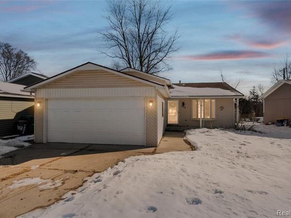 715 Woodingham Avenue, Waterford Twp, MI 48328