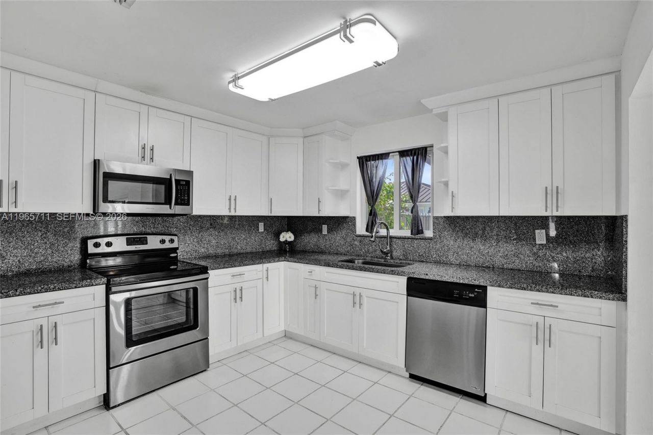 15502 SW 137th Pl, Miami, FL 33177 Photo