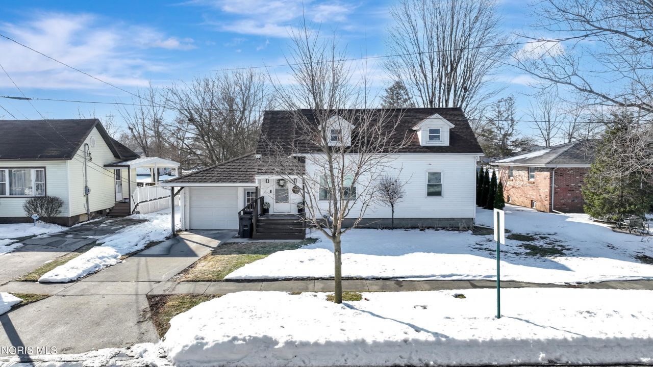 833 3rd Street, Wauseon, OH 43567 Main Photo