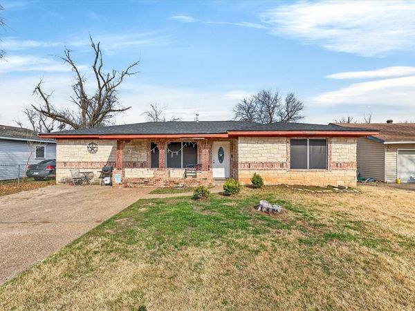1115 Fisher Street, Bellmead, TX 76705