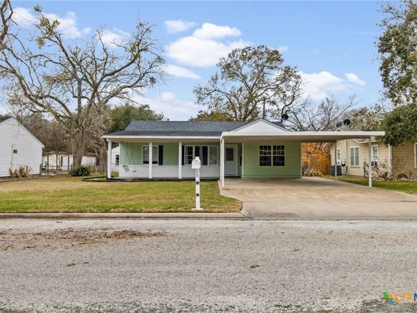 1009 Fulton Street , Edna, TX 77957