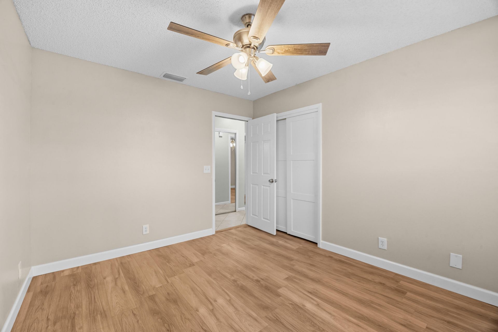 8993 SE Sandridge Avenue, Hobe Sound, FL 33455 Photo