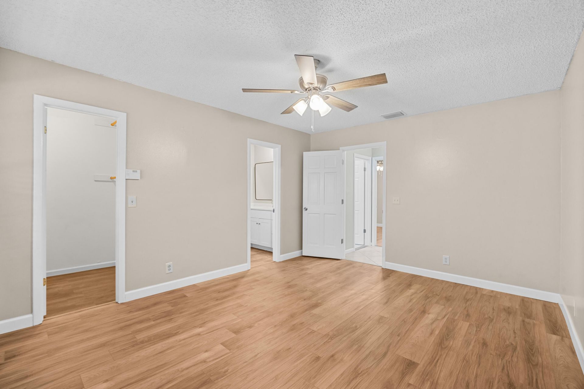 8993 SE Sandridge Avenue, Hobe Sound, FL 33455 Photo