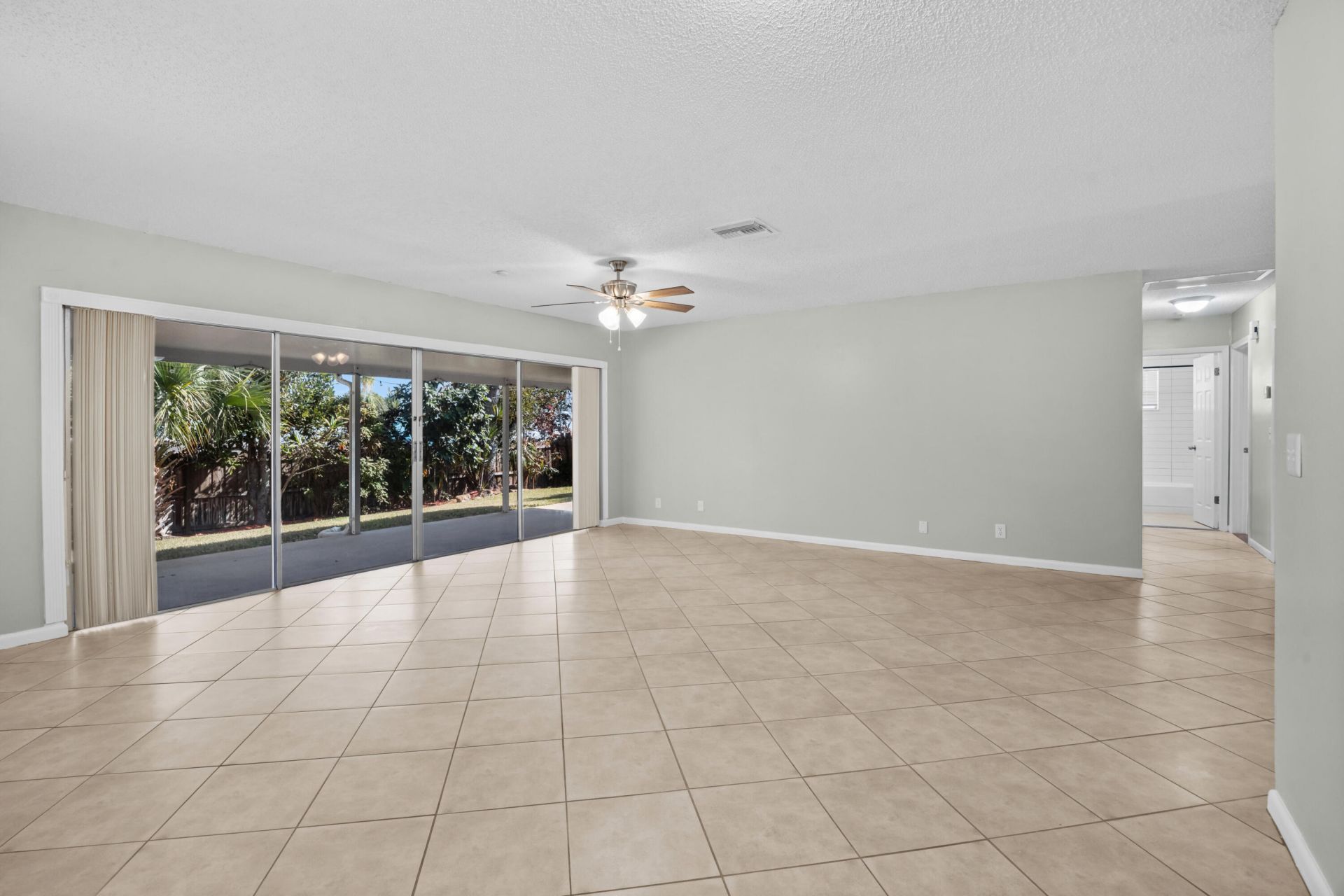 8993 SE Sandridge Avenue, Hobe Sound, FL 33455 Photo