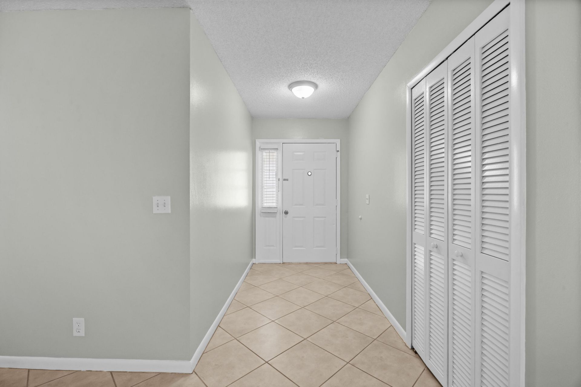 8993 SE Sandridge Avenue, Hobe Sound, FL 33455 Photo