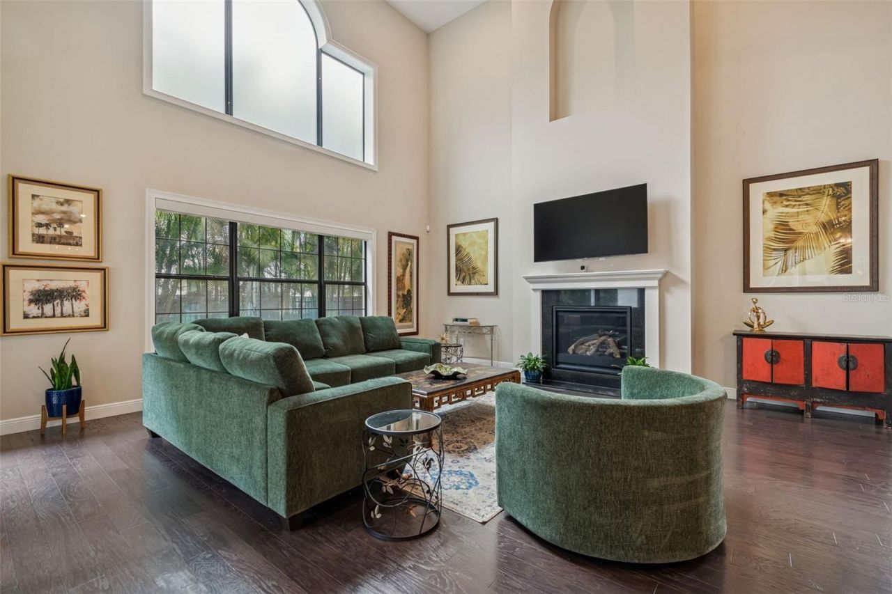 2906 W Hawthorne Road, Tampa, FL 33611 Photo