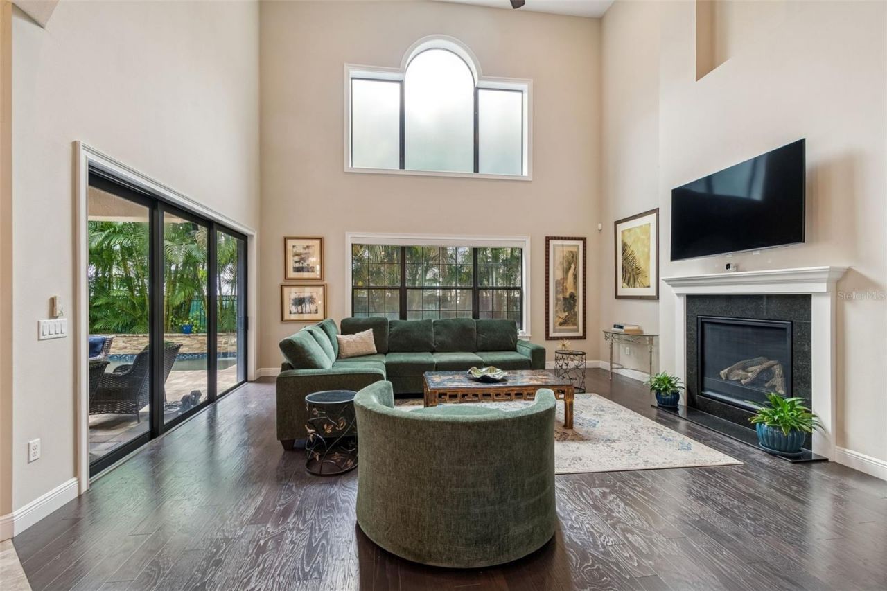 2906 W Hawthorne Road, Tampa, FL 33611 Photo