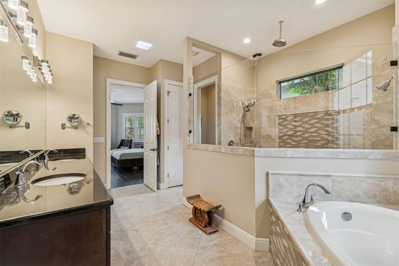 2906 W Hawthorne Road, Tampa, FL 33611 Photo