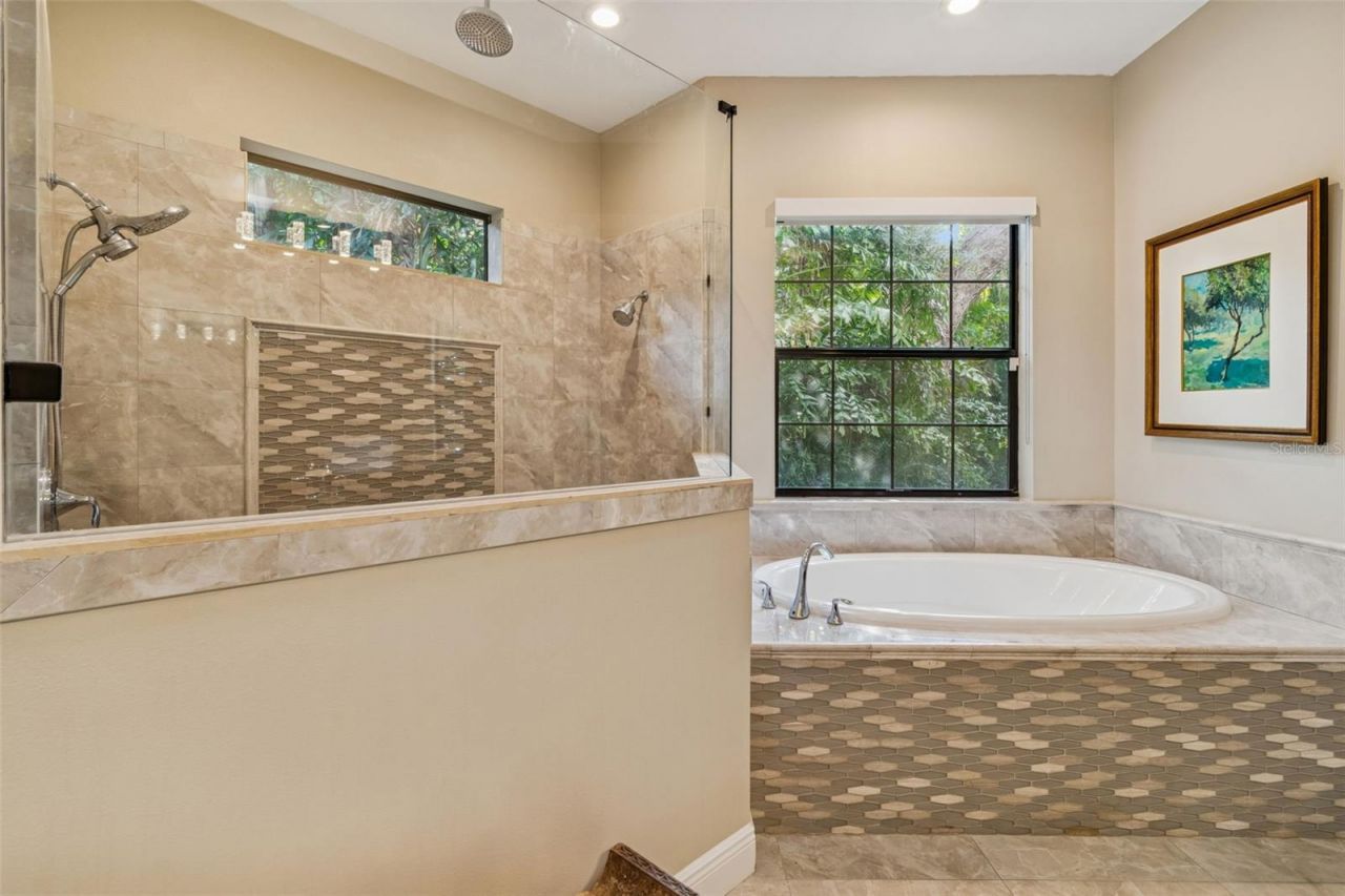 2906 W Hawthorne Road, Tampa, FL 33611 Photo