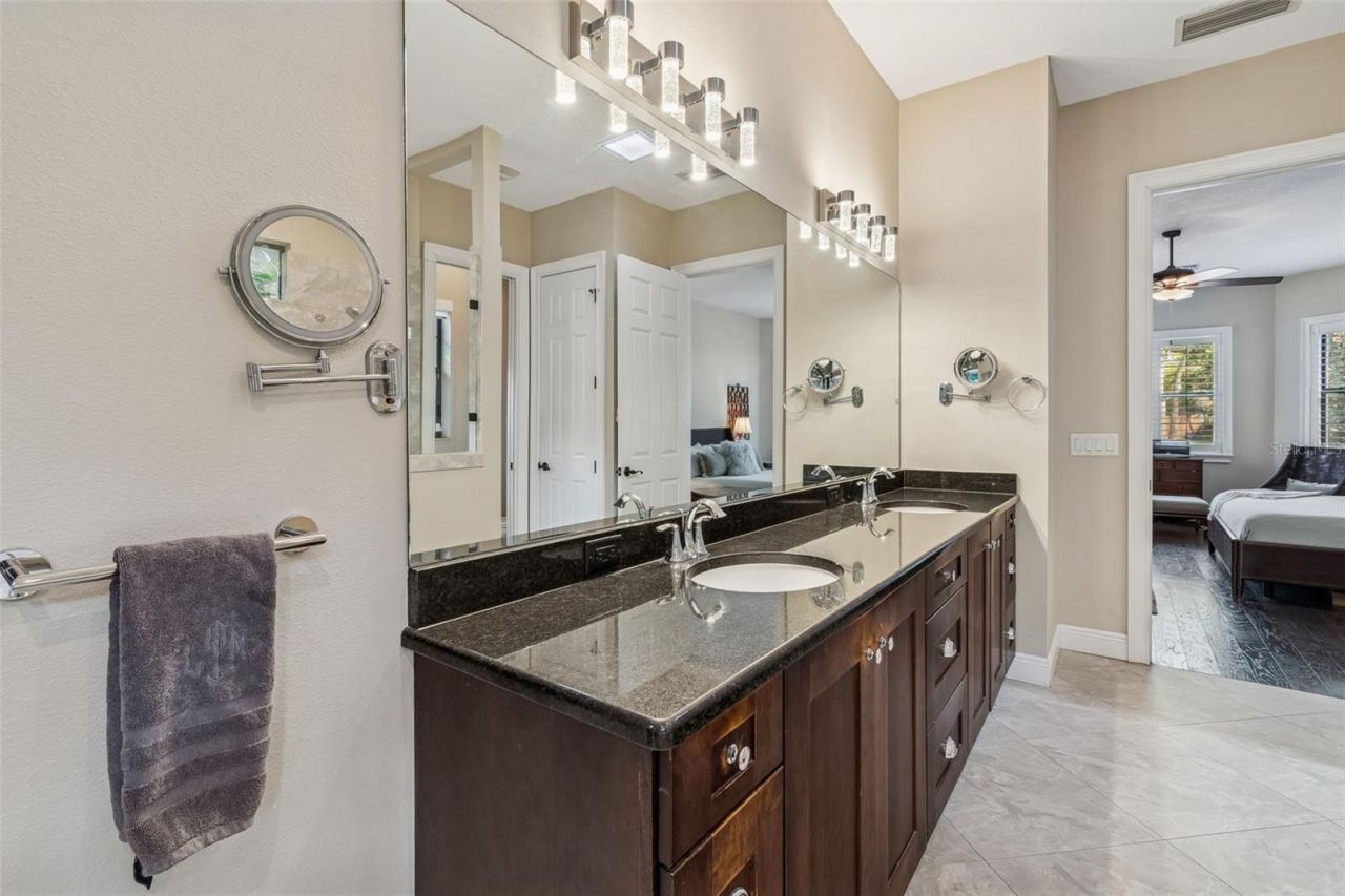 2906 W Hawthorne Road, Tampa, FL 33611 Photo