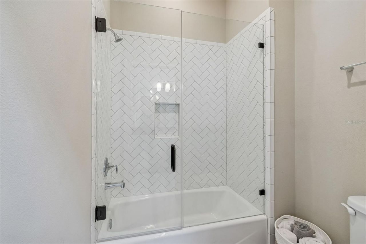 2906 W Hawthorne Road, Tampa, FL 33611 Photo