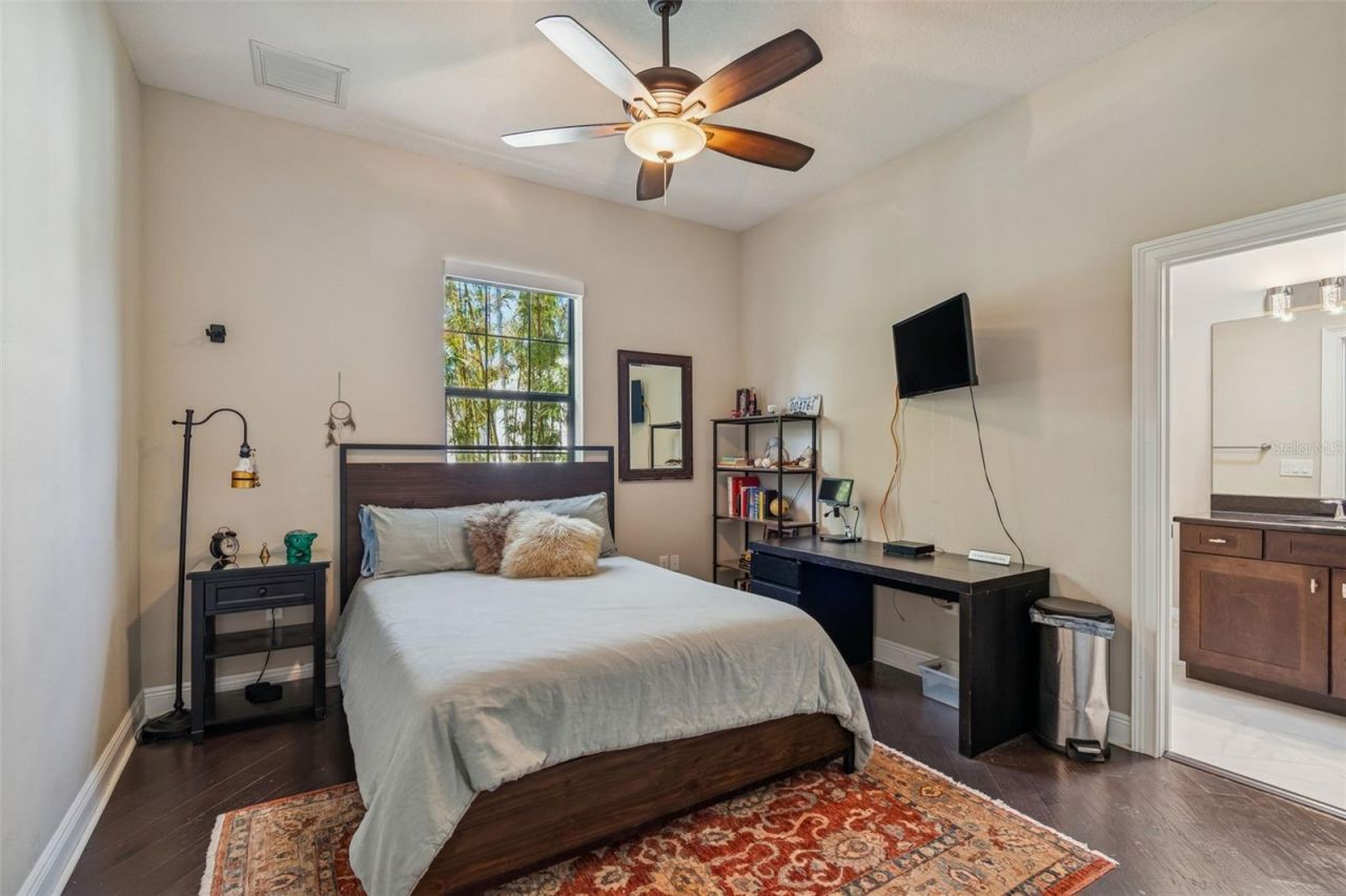 2906 W Hawthorne Road, Tampa, FL 33611 Photo