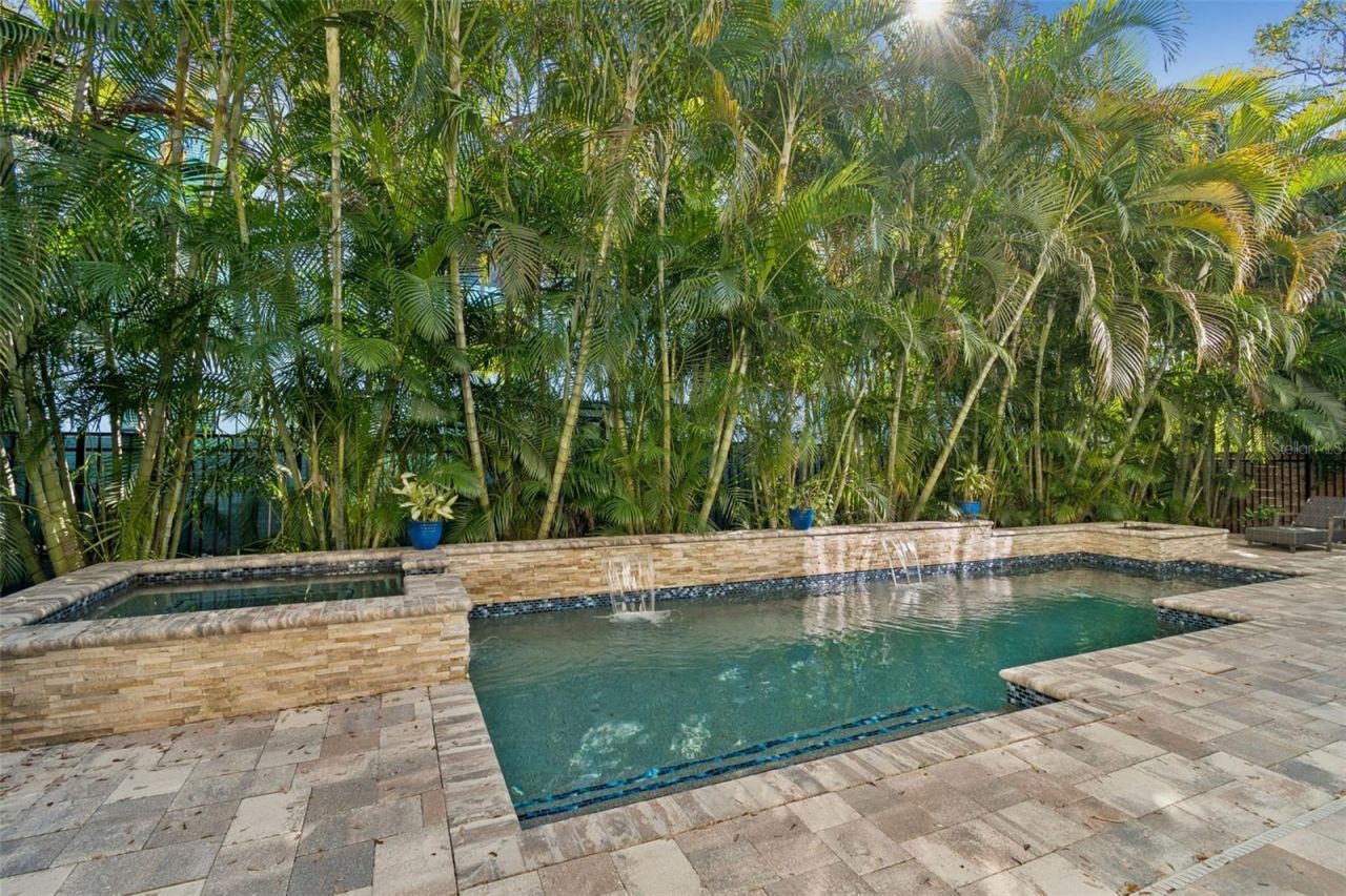 2906 W Hawthorne Road, Tampa, FL 33611 Photo