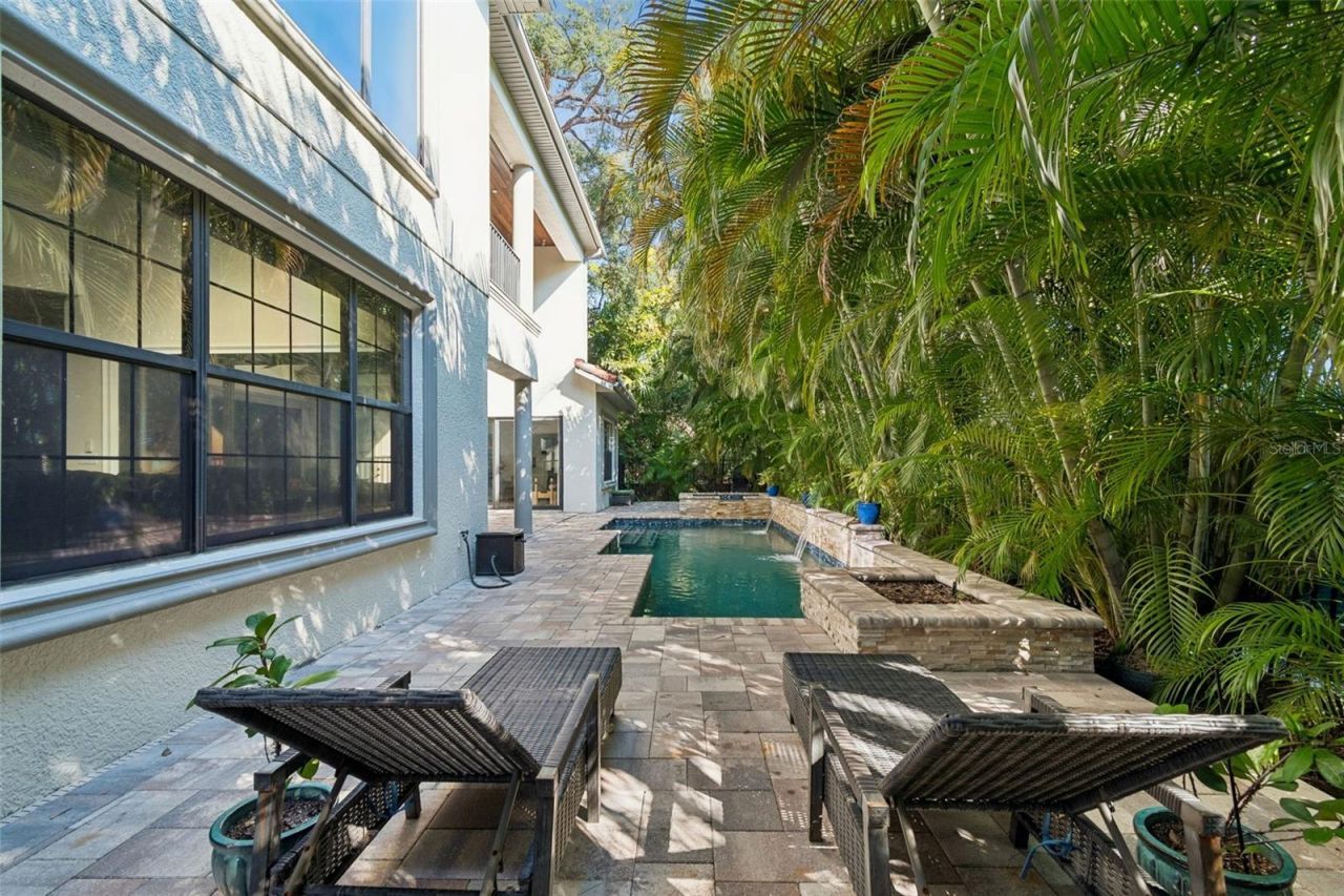 2906 W Hawthorne Road, Tampa, FL 33611 Photo