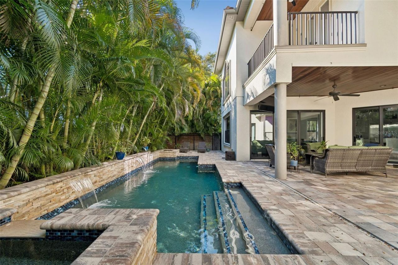 2906 W Hawthorne Road, Tampa, FL 33611 Photo