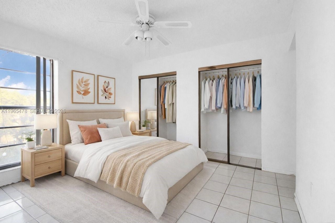 4805 NW 7th St, Unit 302-15, Miami, FL 33126 Photo