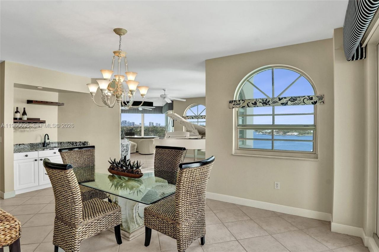 301 N Birch Rd, Unit 8N, Fort Lauderdale, FL 33304 Photo