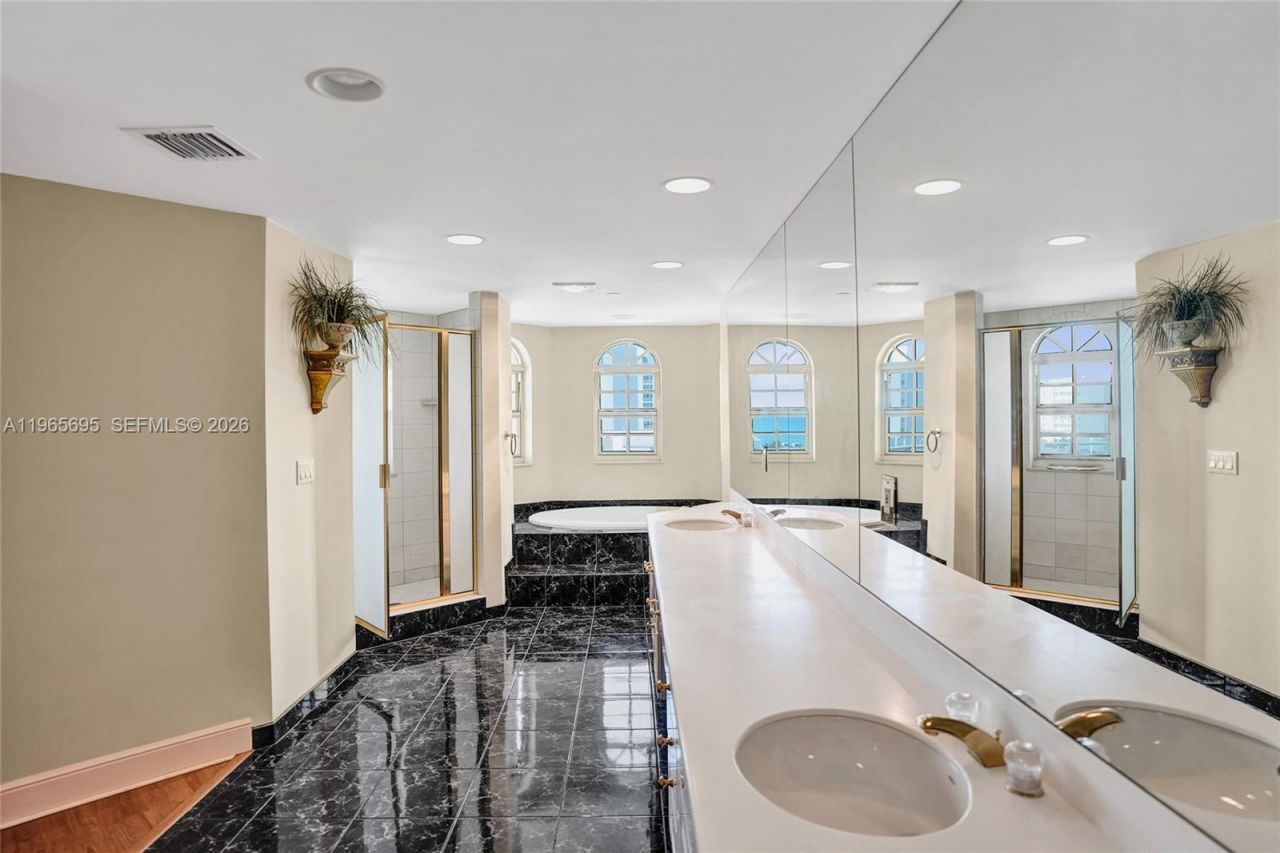 301 N Birch Rd, Unit 8N, Fort Lauderdale, FL 33304 Photo