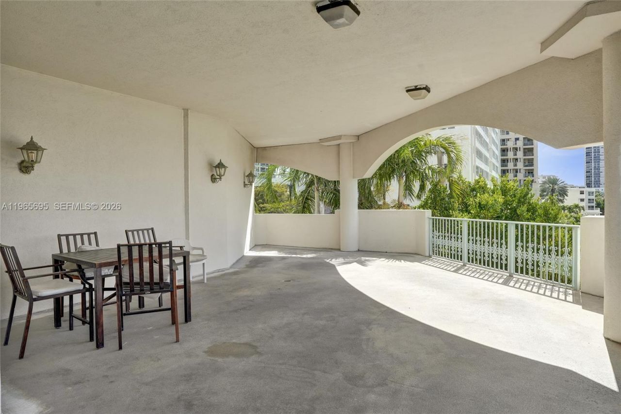 301 N Birch Rd, Unit 8N, Fort Lauderdale, FL 33304 Photo