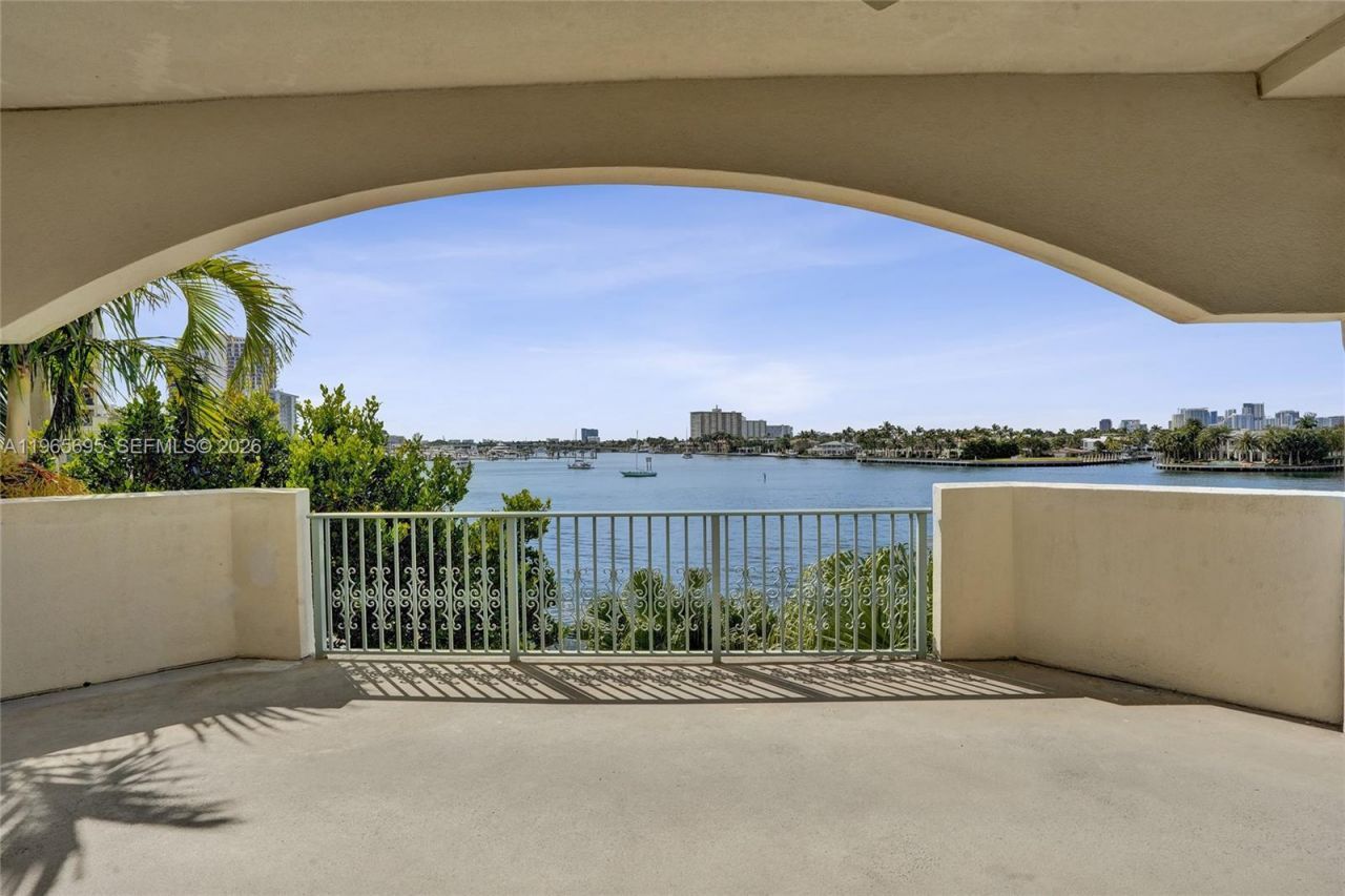 301 N Birch Rd, Unit 8N, Fort Lauderdale, FL 33304 Photo