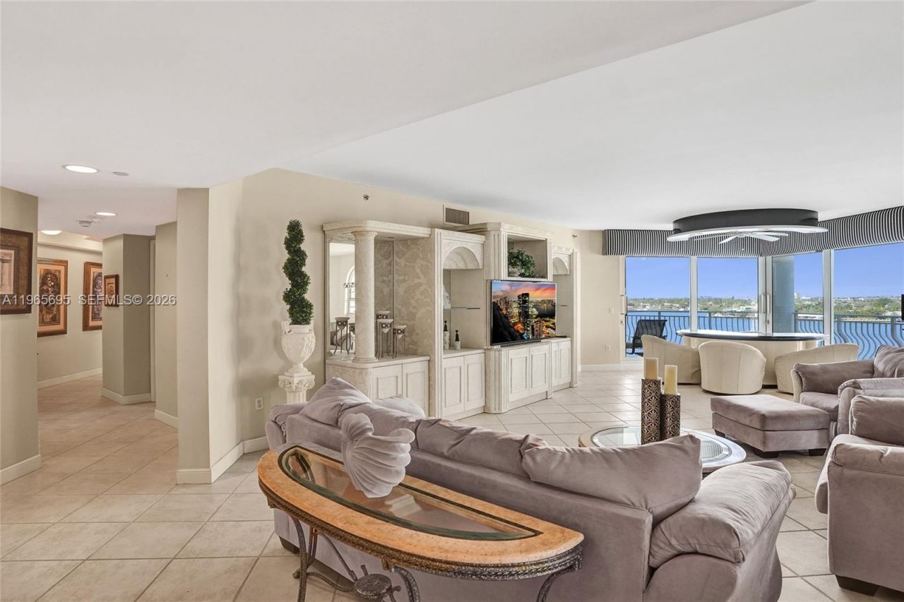 301 N Birch Rd, Unit 8N, Fort Lauderdale, FL 33304 Photo