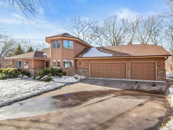 11010 40th Place N, Plymouth, MN 55441