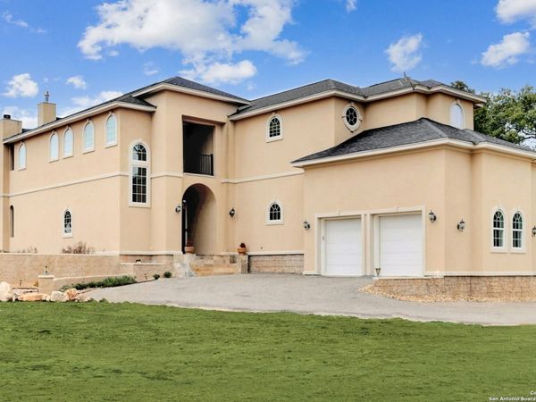 105 N Micah Andrews, Blanco, TX 78606