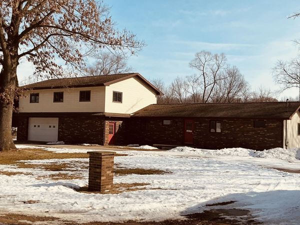 7551 Dobson Road, Jonesville, MI 49250