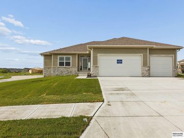 21417 Z Street, Elkhorn, NE 68022
