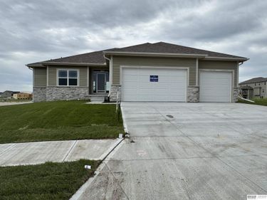 21417 Z Street, Elkhorn, NE 68022