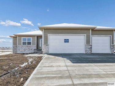 21417 Z Street, Elkhorn, NE 68022