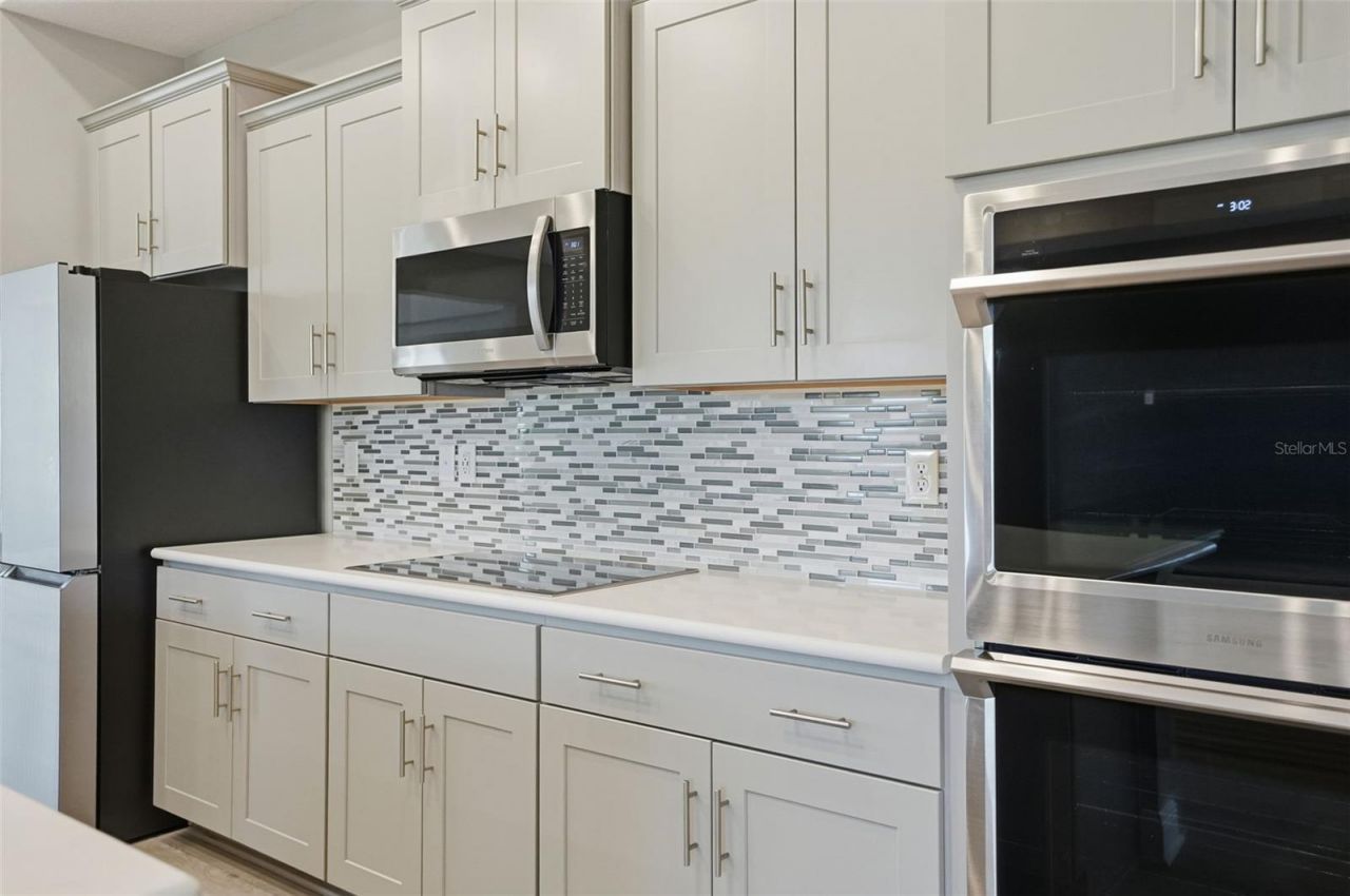 9667 Pantera Loop, Weeki Wachee, FL 34613 Photo