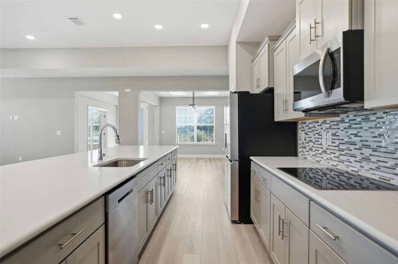 9667 Pantera Loop, Weeki Wachee, FL 34613 Photo