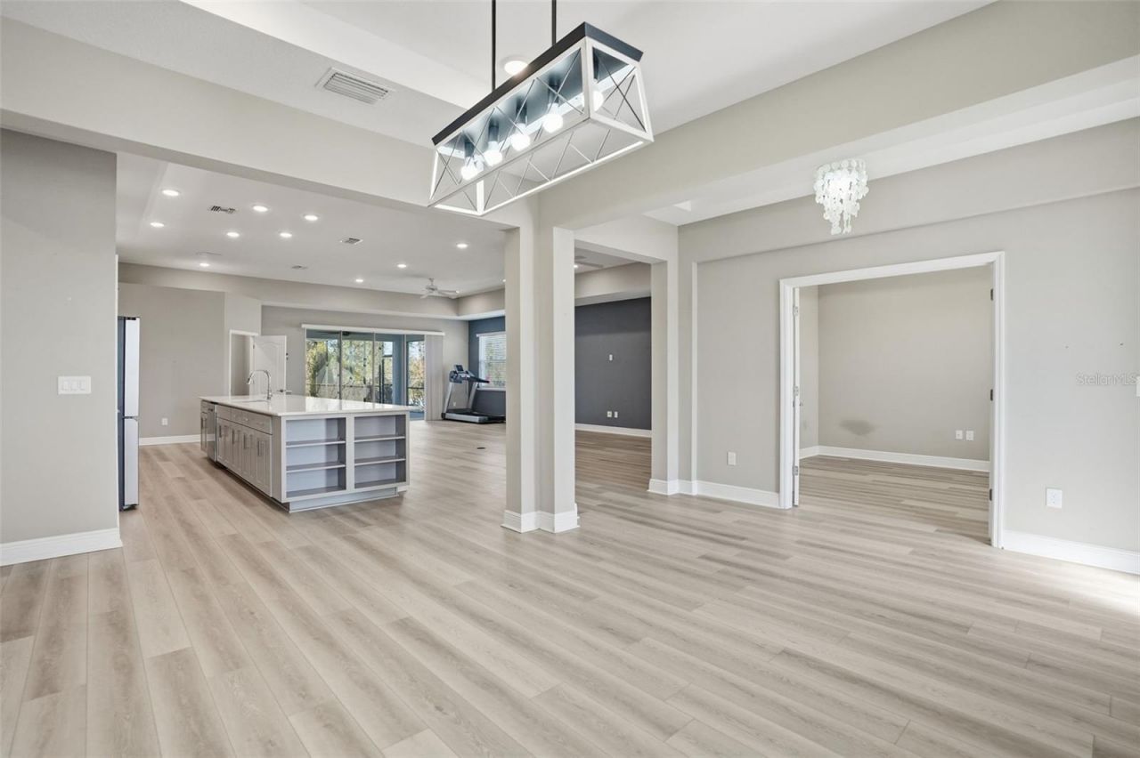 9667 Pantera Loop, Weeki Wachee, FL 34613 Photo