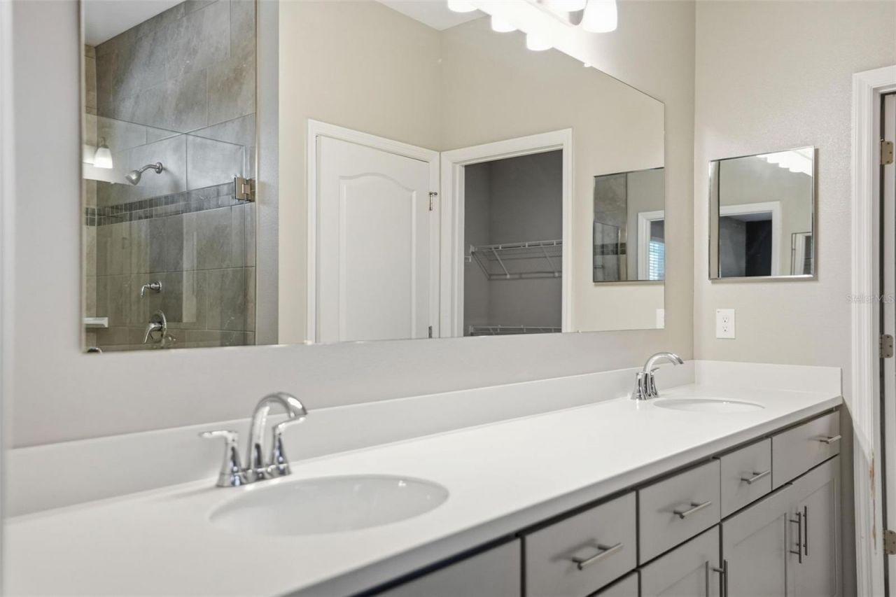 9667 Pantera Loop, Weeki Wachee, FL 34613 Photo