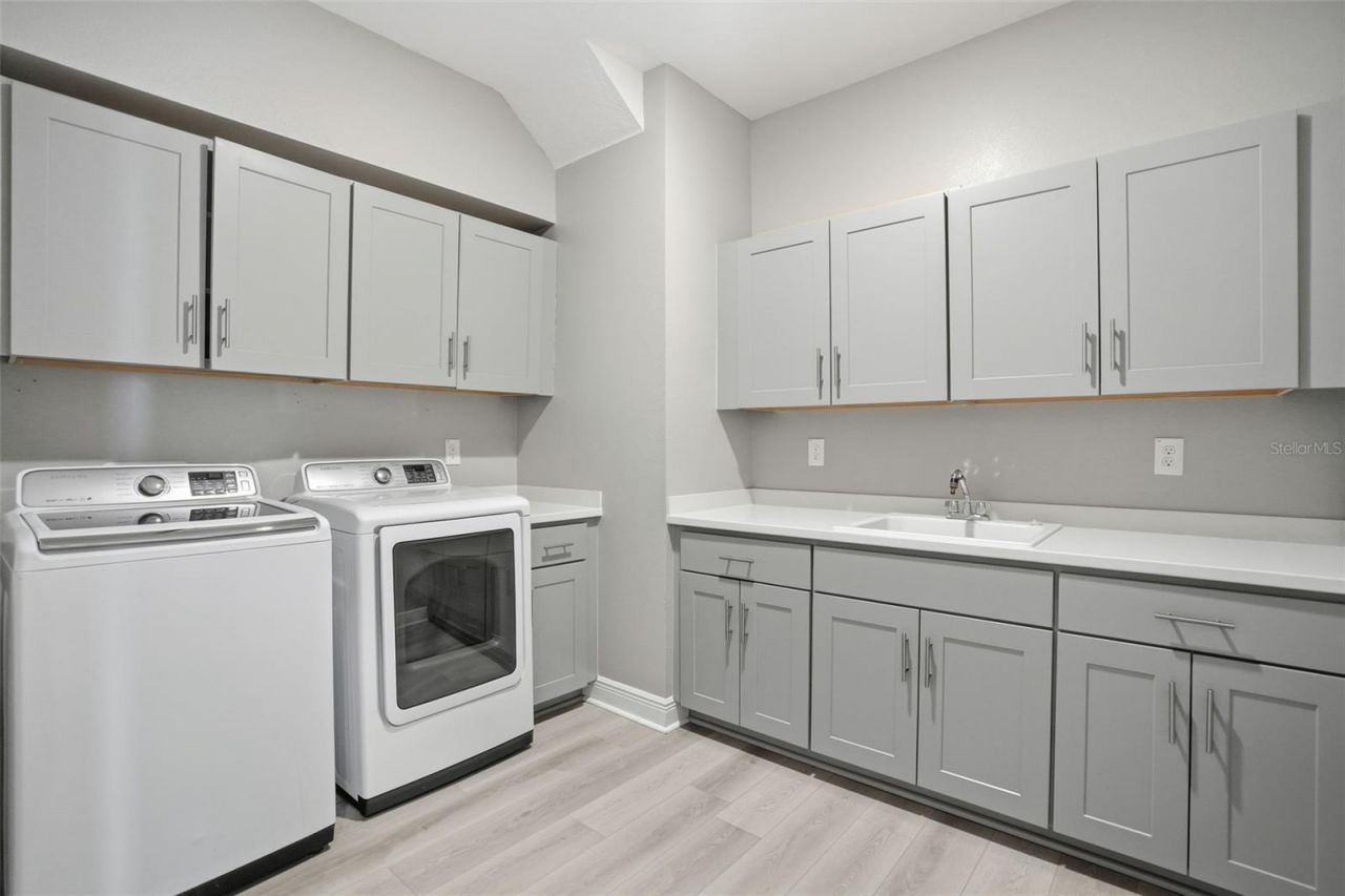 9667 Pantera Loop, Weeki Wachee, FL 34613 Photo