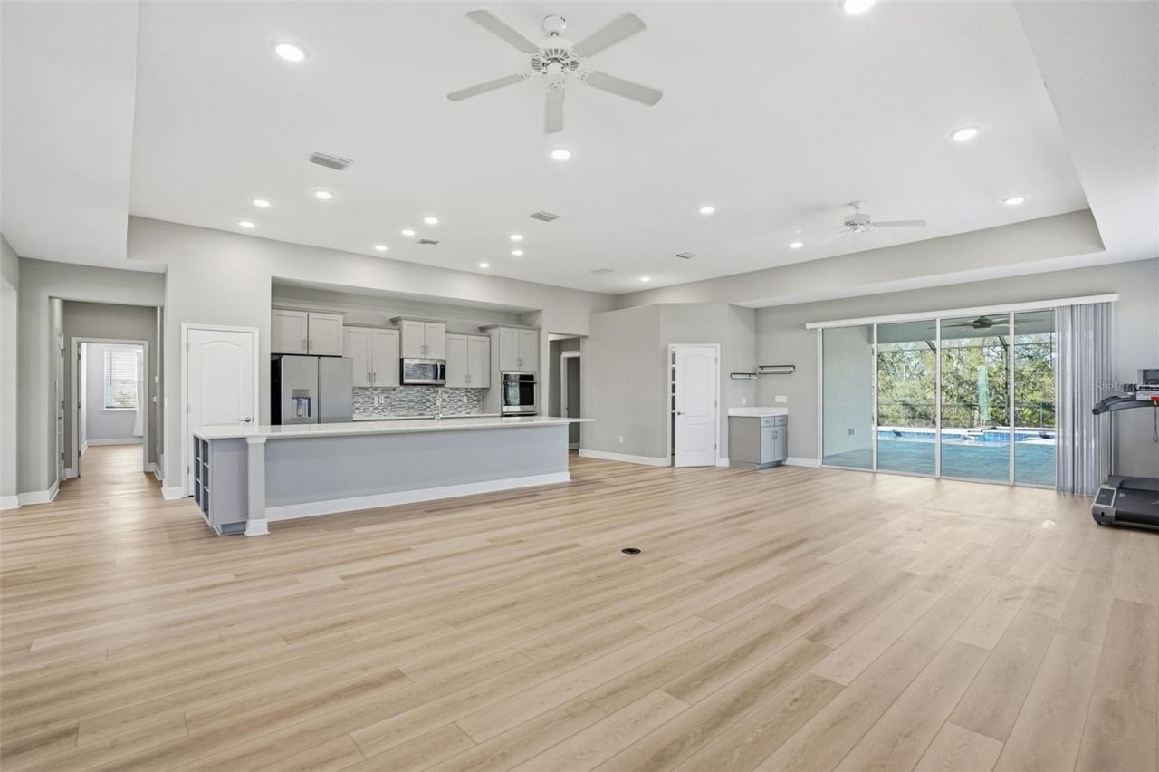 9667 Pantera Loop, Weeki Wachee, FL 34613 Photo