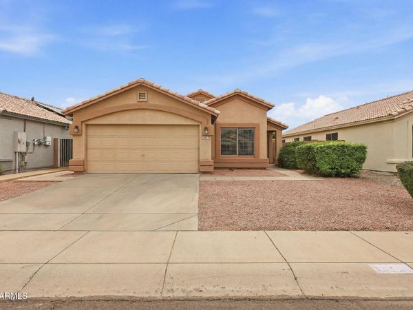 3437 W LOUISE Drive, Phoenix, AZ 85027