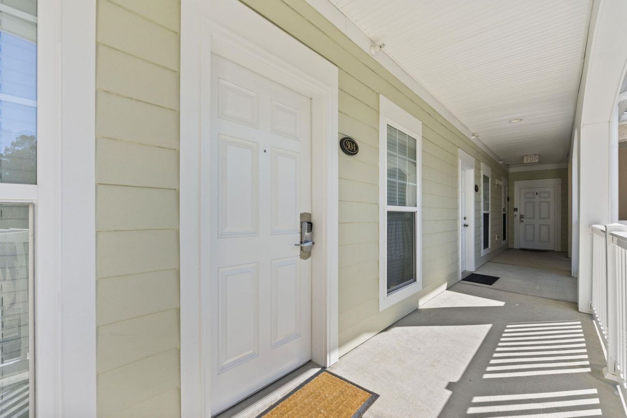 1033 World Tour Blvd. Photo 34