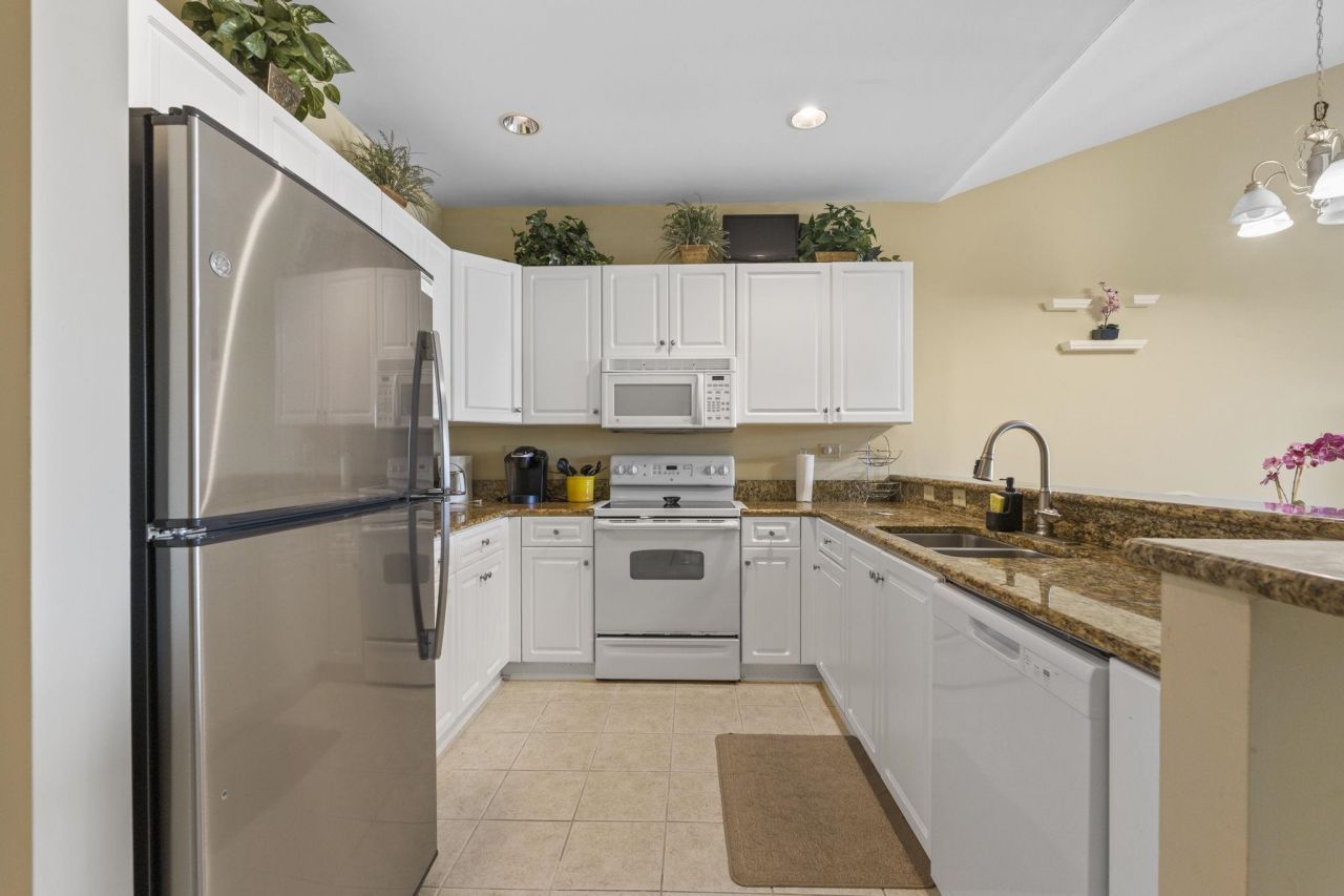 1033 World Tour Blvd. Photo 5