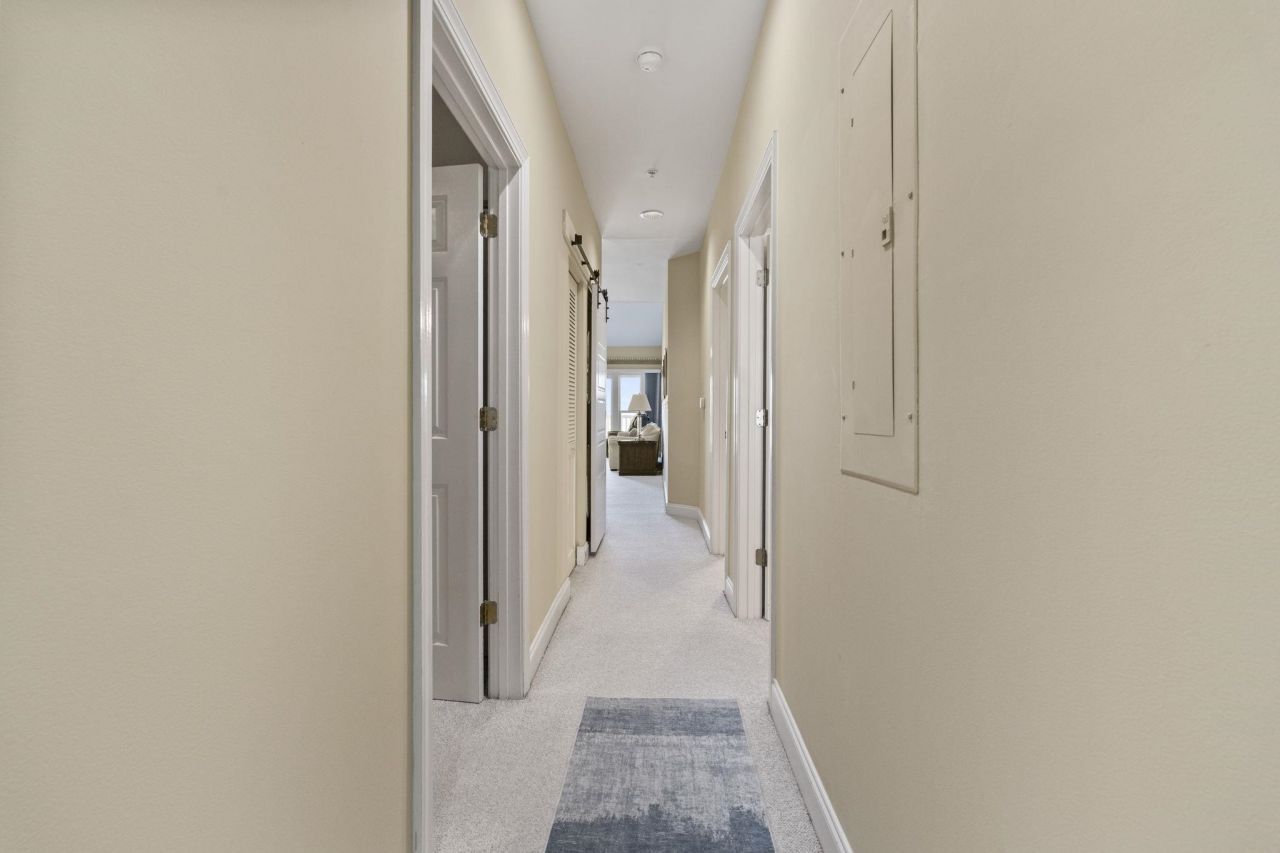 1033 World Tour Blvd. Photo 8