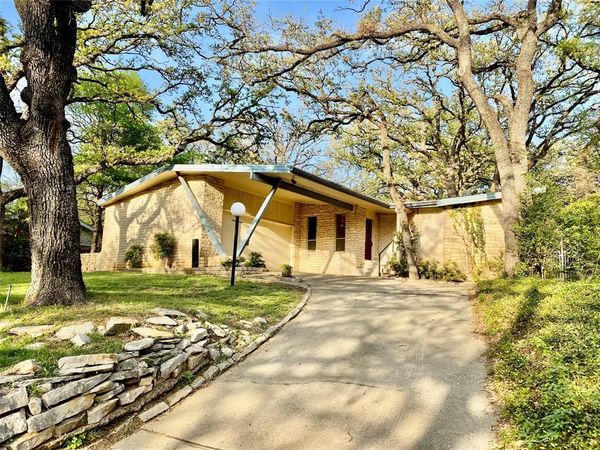 2013 Mill Creek Drive, Arlington, TX 76010