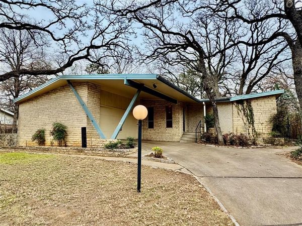 2013 Mill Creek Drive, Arlington, TX 76010