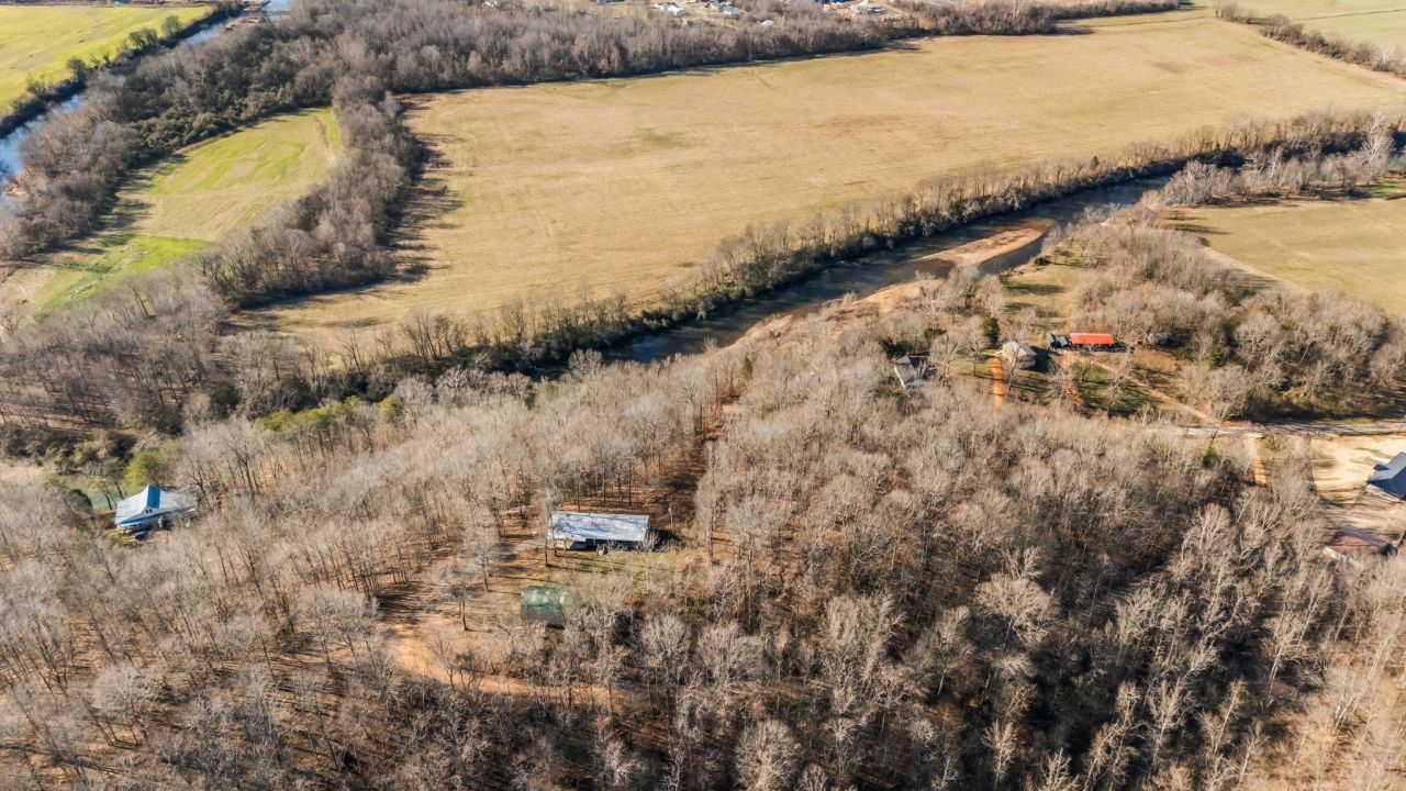 309 River Bluff Rd, Linden, TN 37096 Main Photo